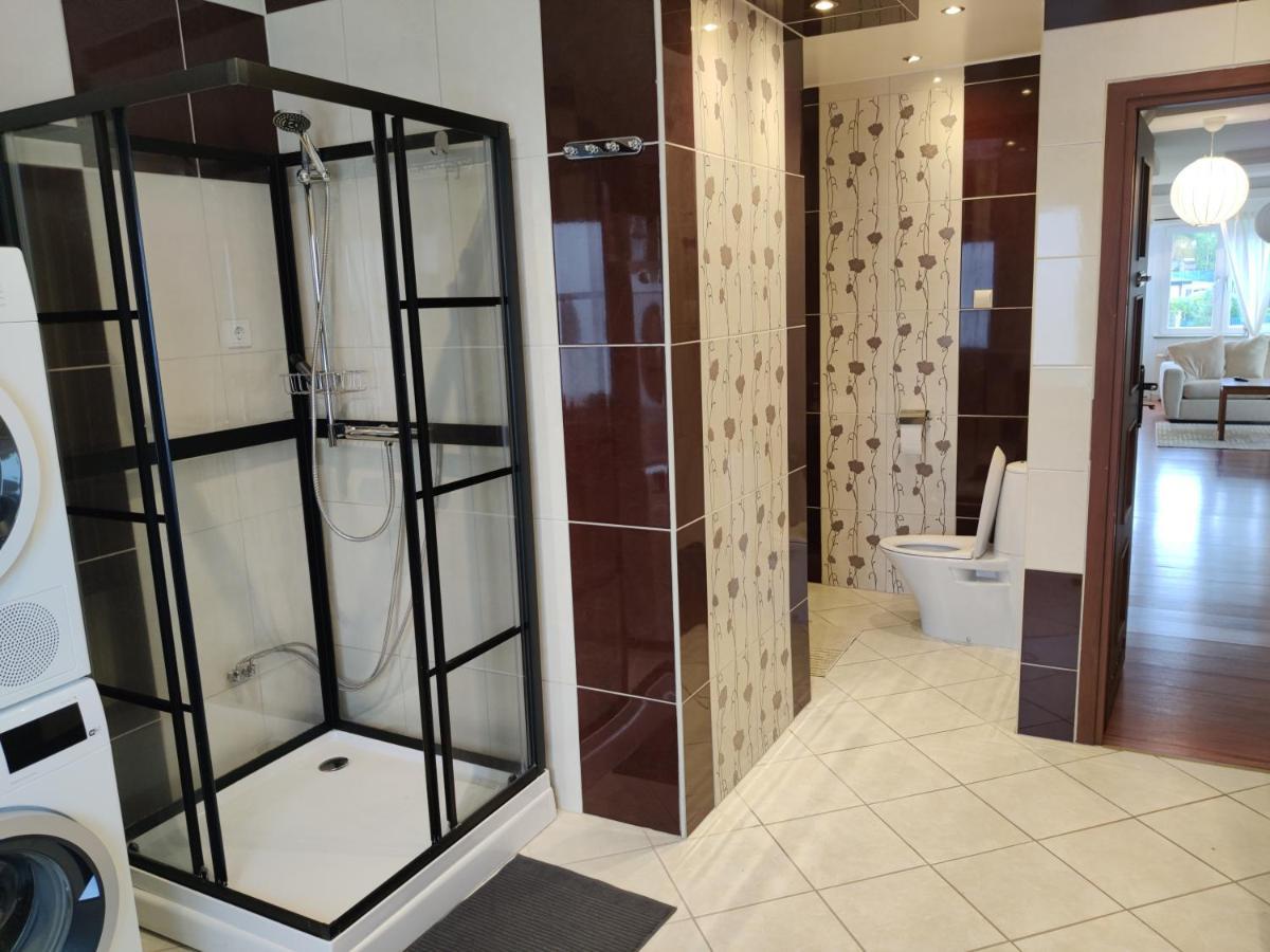 Luxury Villa 130 M2 Centrally Катринехолм Екстериор снимка